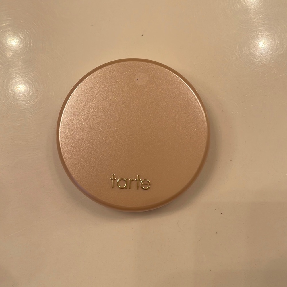 Highlighter that sparkles in the light